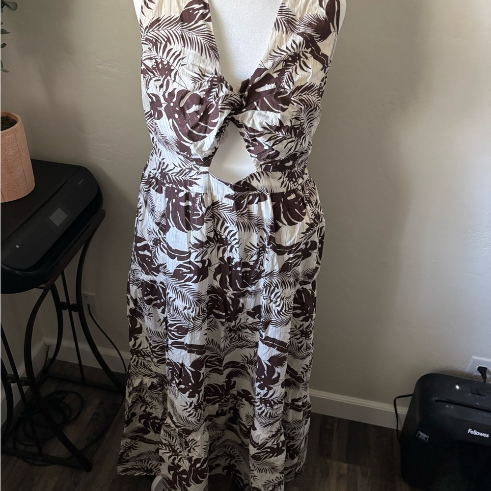 VENUS Brown and White Floral Dress
